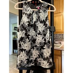 Top, Vince Camuto black/white floral, gathered neckline L, $28 NWT